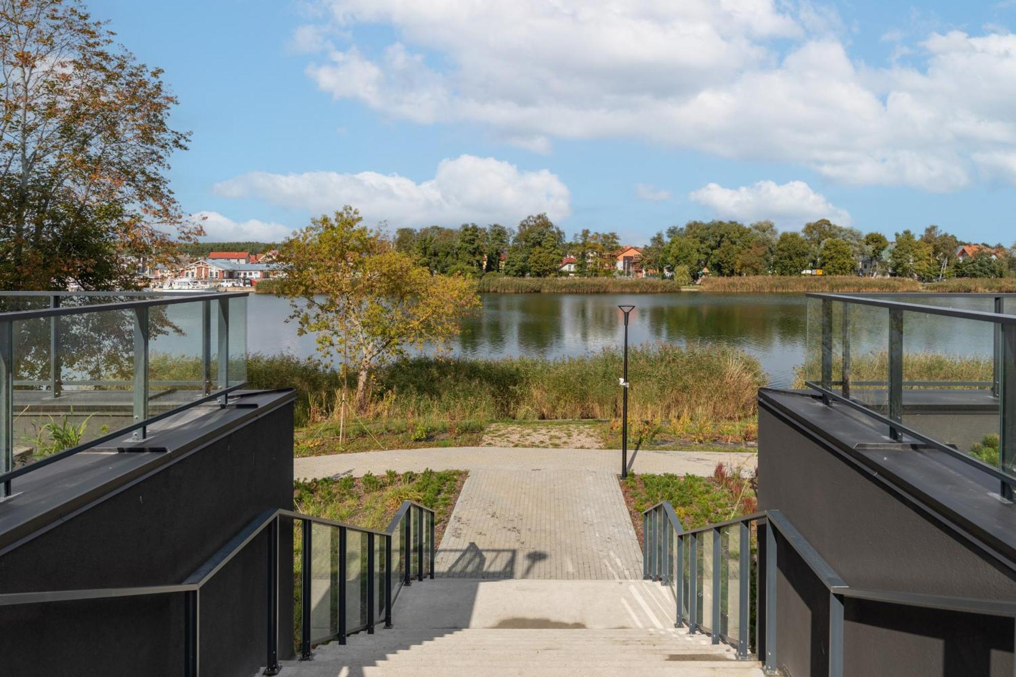 Dziwnow Luxurious Apartment No1 By The River By Renters Prestige Kültér fotó