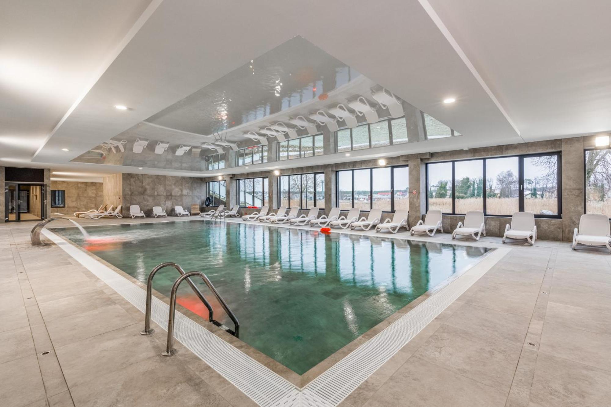 Dziwnow Luxurious Apartment No1 By The River By Renters Prestige Kültér fotó